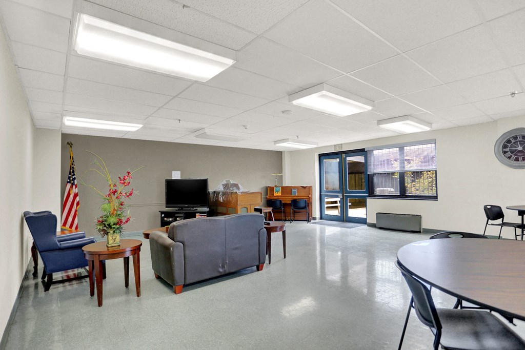 Lancaster House North Apartments, 335 North Prince Street, Lancaster